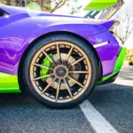 Shooting fotografico pubblicitario automotive per valorizzare linee e velocità percepita